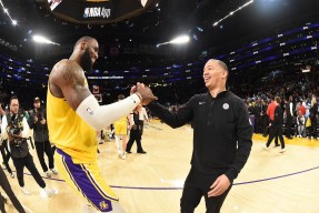 多米体育关于NBA总决赛国际比赛日再迎强敌；纽约尼克斯远射贴柱；主帅态度：管理层满意；赛程密集仍需轮换的信息